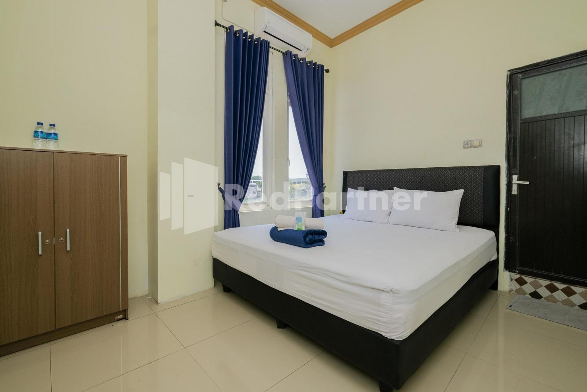 Grand Kencana Guesthouse Syariah Near Wisata Bahari Lamongan Paciran 外观 照片