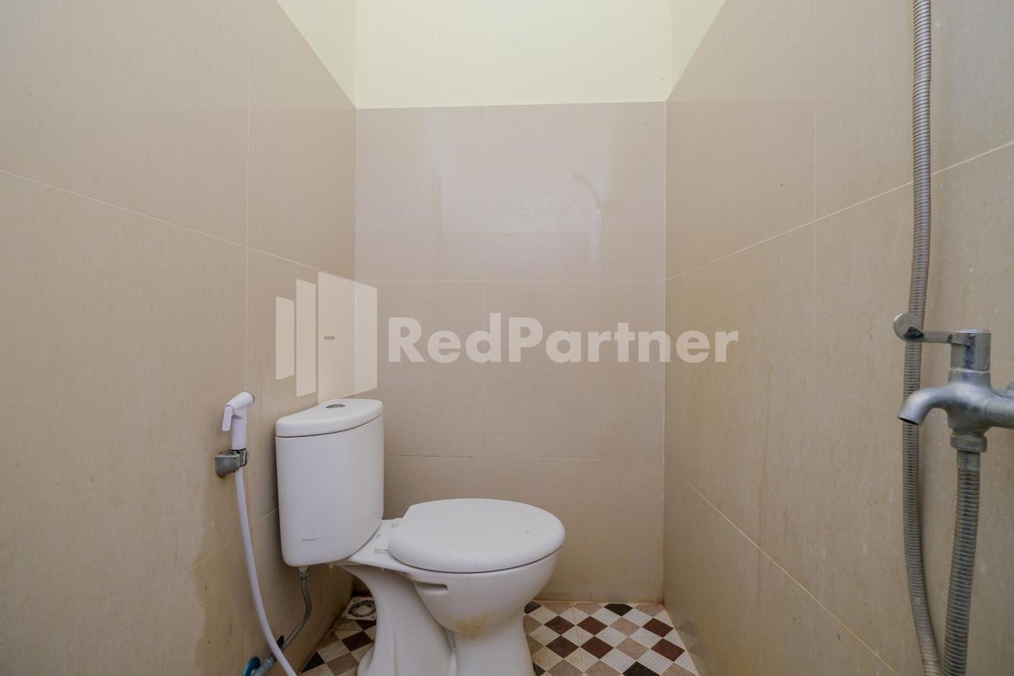 Grand Kencana Guesthouse Syariah Near Wisata Bahari Lamongan Paciran 外观 照片